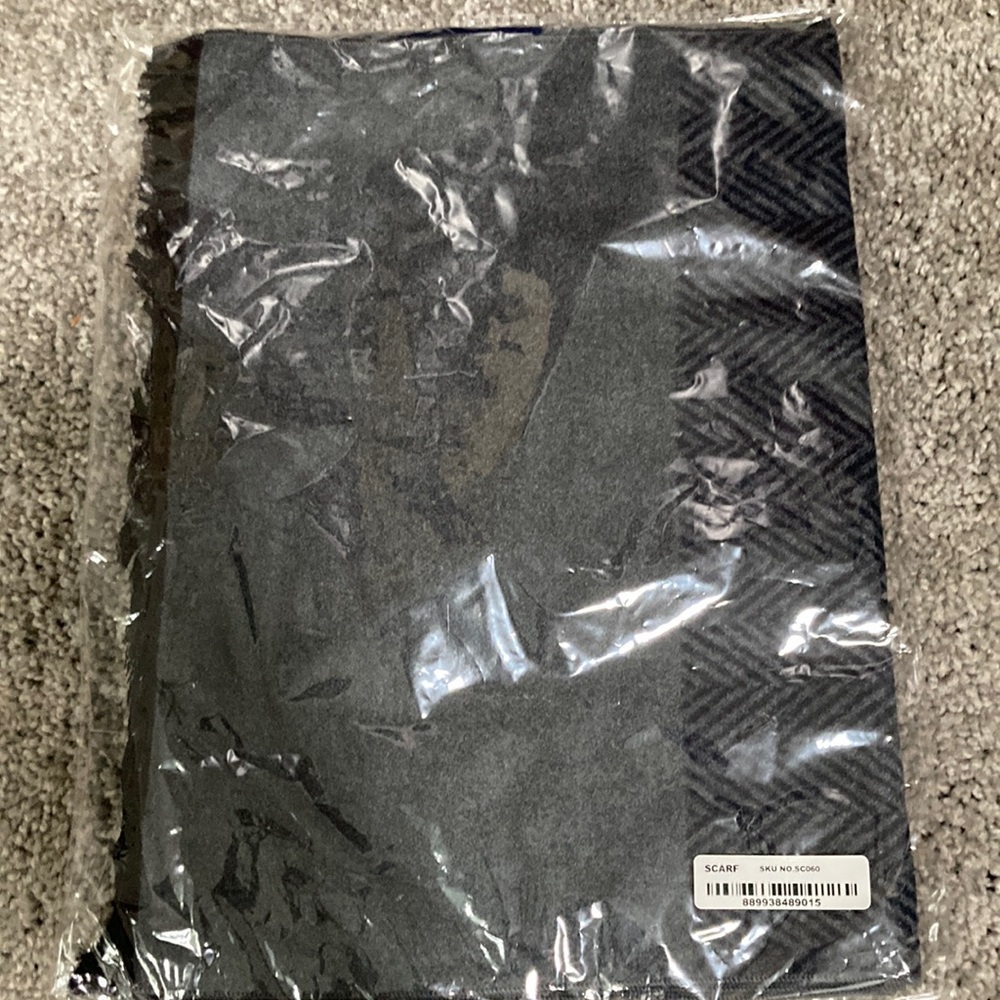 Brand new scarf men or women